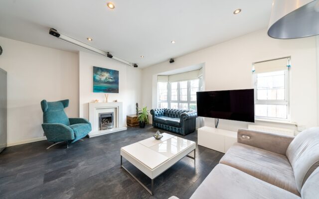 Modern 2Bd Riverside Flat In Fulham