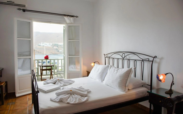 Yperia Hotel