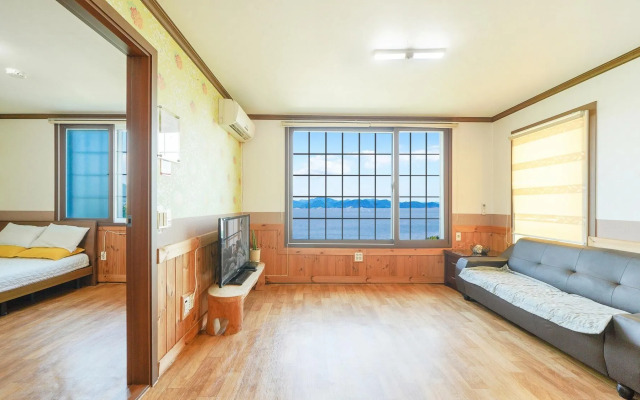 Suncheon Jeonmangjoeungot Pension