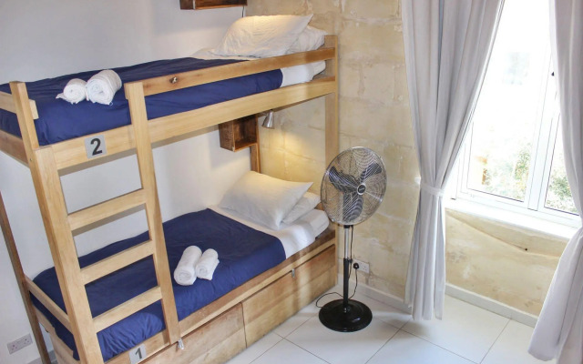 Two Pillows Boutique Hostel
