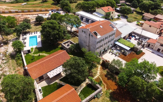 The Poolside Stone House in Bale