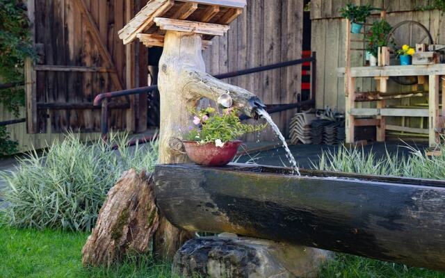 Cozy Apartment in Mühlbach with Garden near Ski Slopes