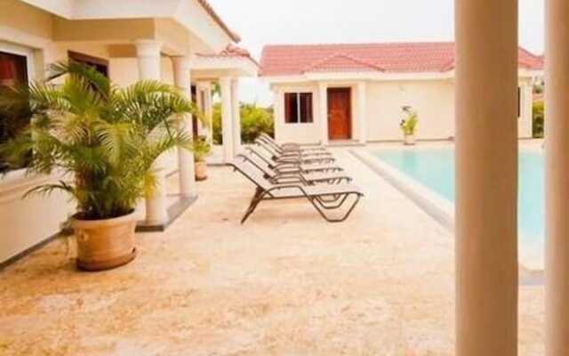 Privacy and Comfort Luxury 6 Bedroom Villa