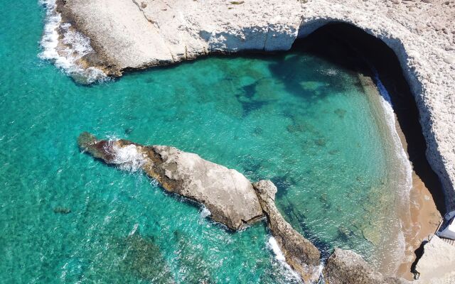 Manolis & Filio Home By The Sea