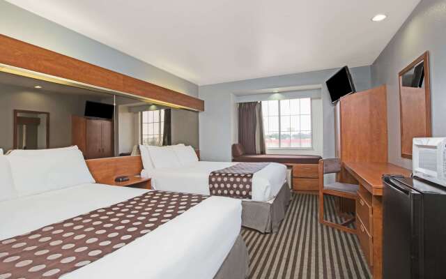 Microtel Inn & Suites by Wyndham Garland/Dallas