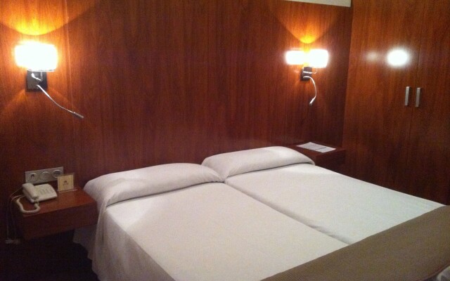 Hotel Familia Conde