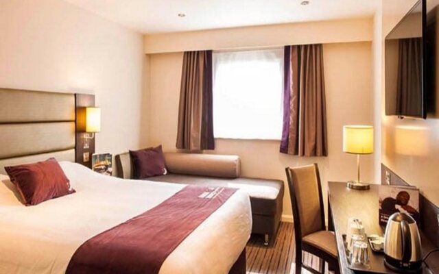 Premier Inn Luton Town Centre