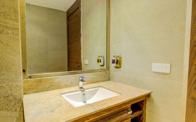 Collection O 30094 Behind Tivoli Chhatarpur