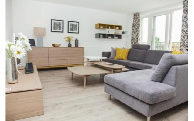 Tailored Stays - Marque Grande Apartment