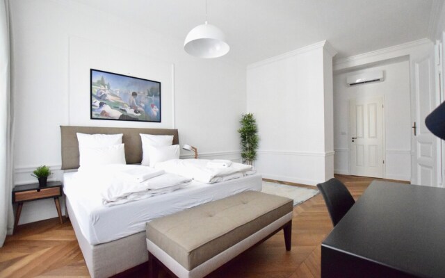 Luxury Apartment by Hi5 - Szervita Suite