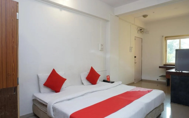 OYO 24986 Flagship Hotel Western Resort