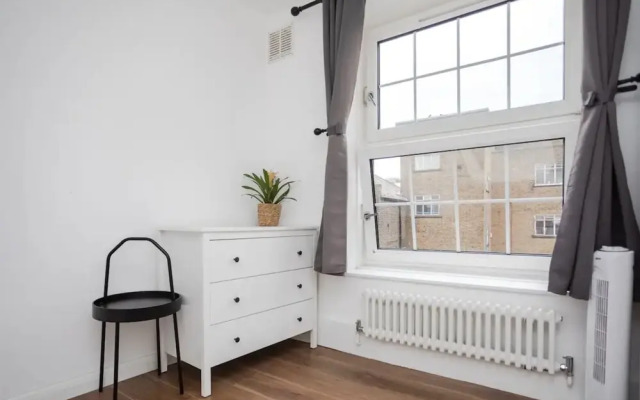 Spacious 4 Bedroom Apartment in Bethnal Green