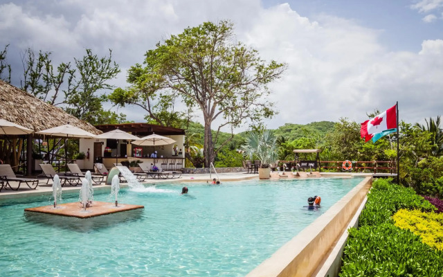 Binniguenda Huatulco & Beach Club