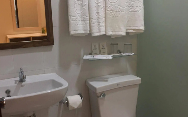 Cebu Uncle Tom's Cabin Hotel powered by Cocotel