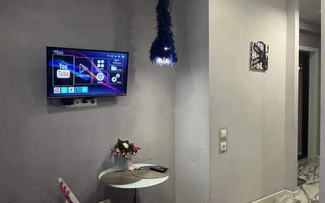 Хэппи Пипл на ул. Галины Вишневской, д. 5