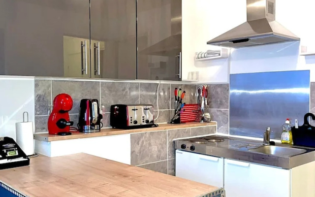 Charming 1-bed Loft Apartment in Romford