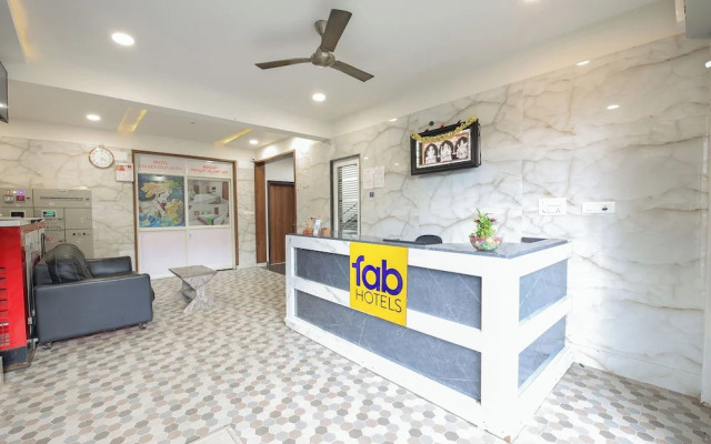 Fabhotel Golden Grand Inn