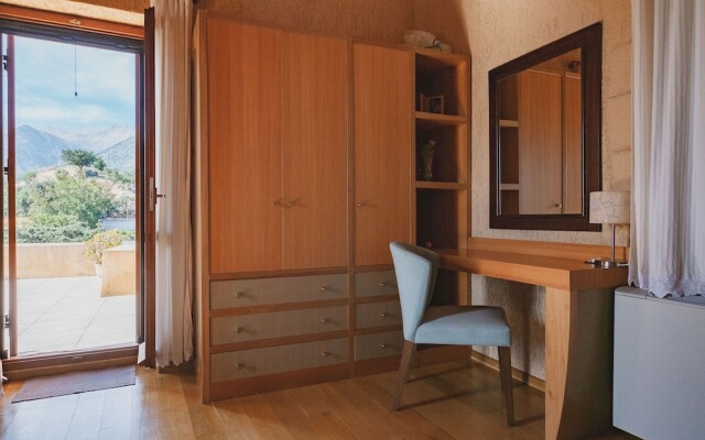 Villa Kalogra - Natural Habitat w. Views