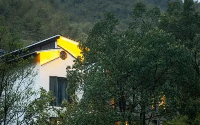 Yinlin · Moganshan Mid-Levels Beauty Hotel