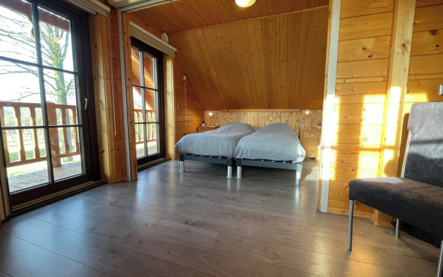 Villa With Sauna & Tub