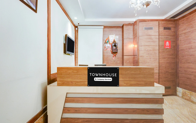 Super Townhouse Chhatarpur Near Metro Park