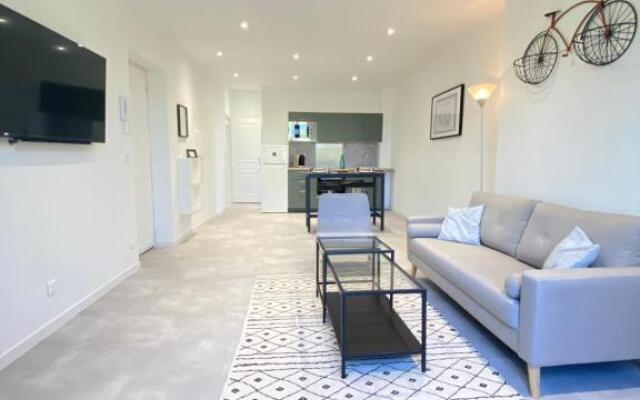 T3 2 chambres-centre-ville Place d'Armes Clim-Wifi