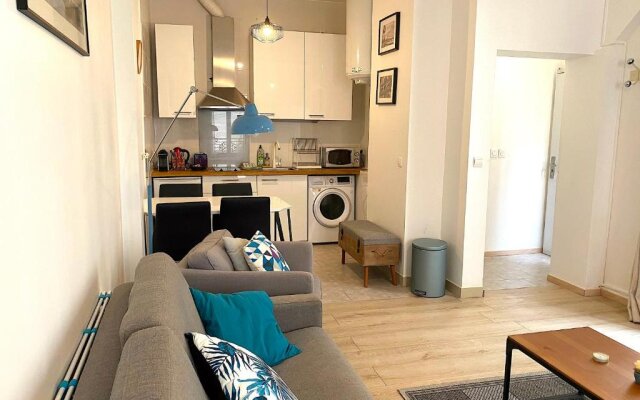 Fully renovated 33 sqm 1 bedroom - hearth of Paris