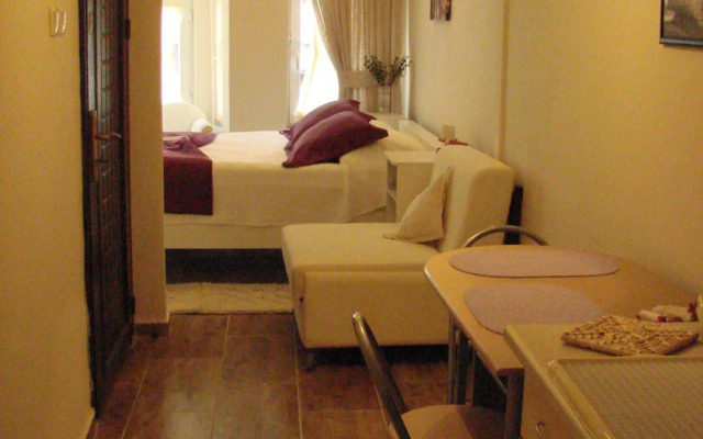 Tom Square Boutique Hotel