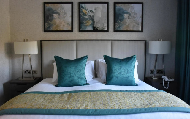 Carlton Hotel