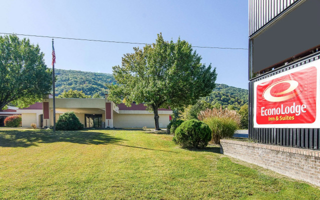 Econo Lodge Inn & Suites Southwest