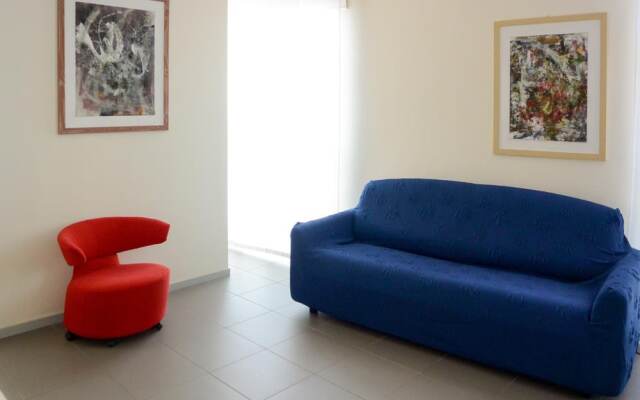 Vista Hotel & Residence