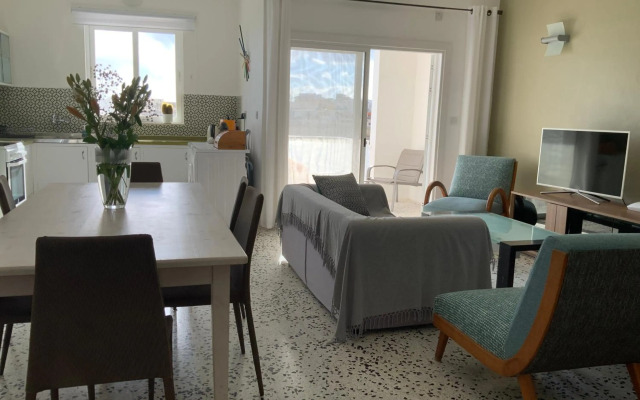 Sea front retro style apartment