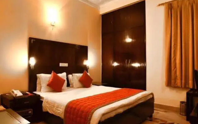 12075 Hotel Regalia Retrea