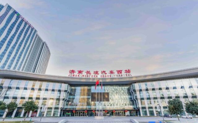 Vienna International Hotel Jinan West Railway Station East Square）