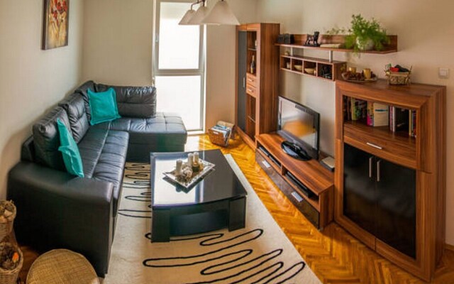 Feel Center Apartments.