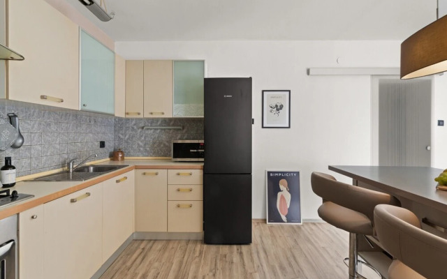 Premium Apartment With Patio