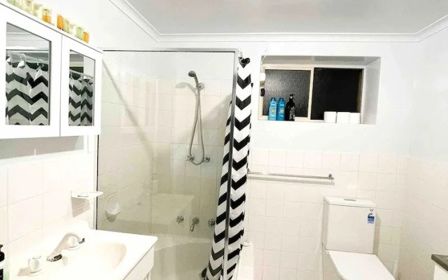 Unwind Esplanade Beach Escape No 5