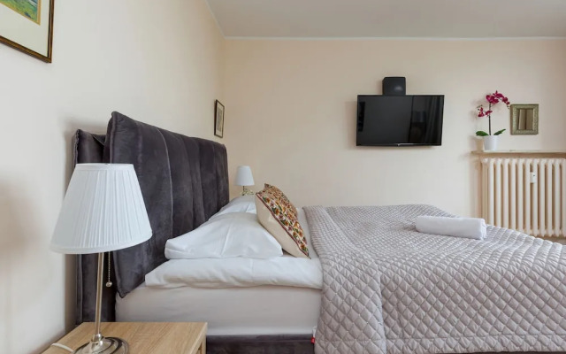 Apartment With Three Bedrooms by Renters
