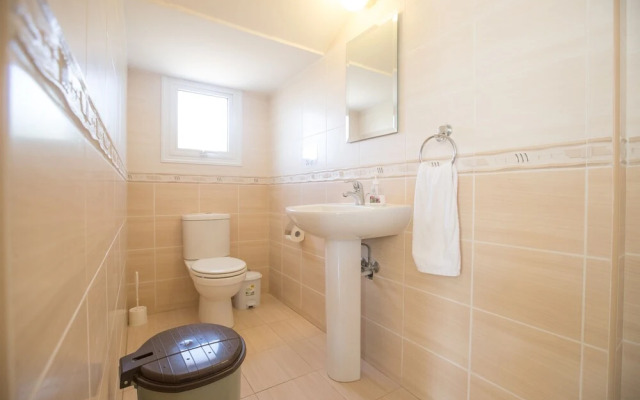 Villa Josie, Modern 3Bdr Ayia Napa Villa With Pool