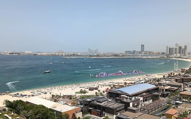 Remarkable 2-bed Apartment in Dubai