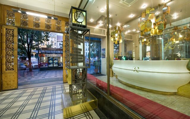EA Hotel Rokoko