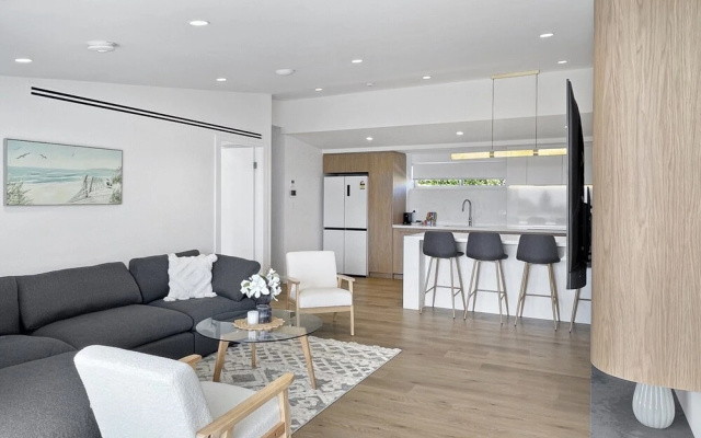 Modern 4-bed Townhouse With Water Views – Guest Rooms – Batemans Bay