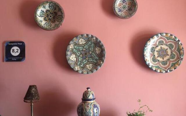 Hostal Rompeolas