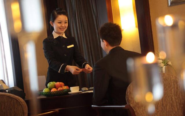 Hotel Royal Suites and Towers