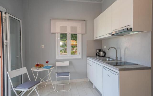 Mary's Studios & Apartment