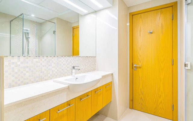 Monty Holiday Home - Serene & Modern Apartment With Burj Khalifa View