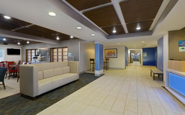 Holiday Inn Express Hotel & Suites Tavares - Leesburg, an IHG Hotel