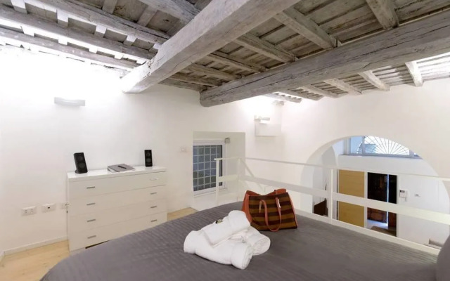 Travel & Stay - Parione