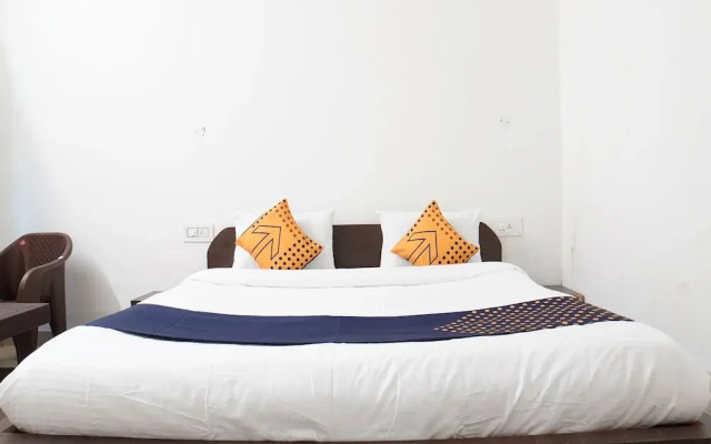 SPOT ON 62471 Hotel Hari Niwas