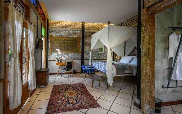Taman Nauli Bed & Breakfast